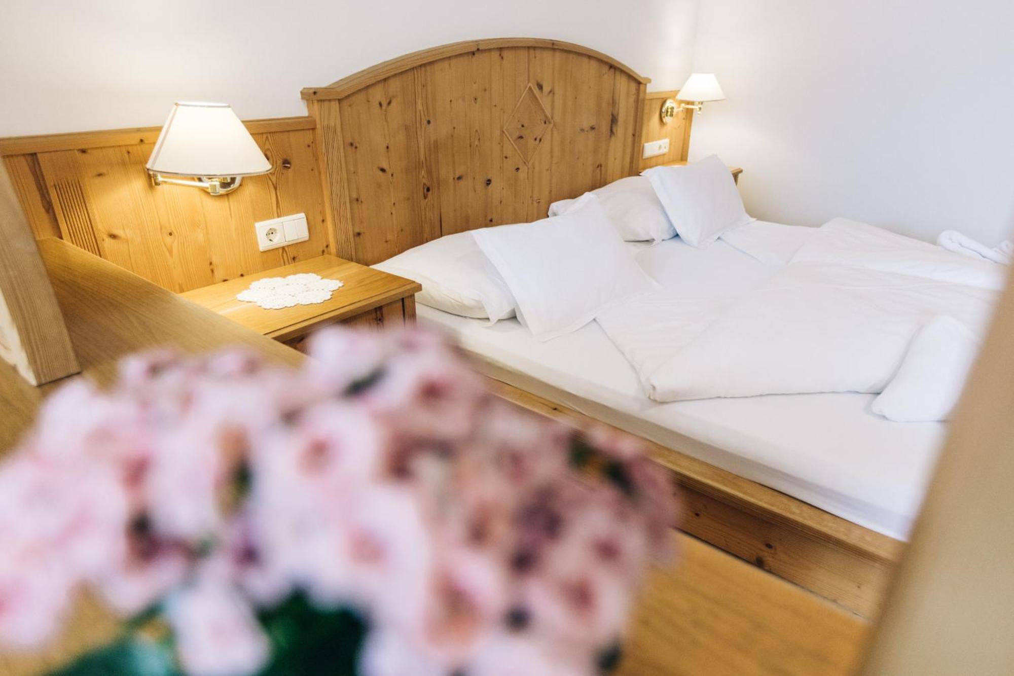 Hotel Tenz 2025 Montagna Kültér fotó