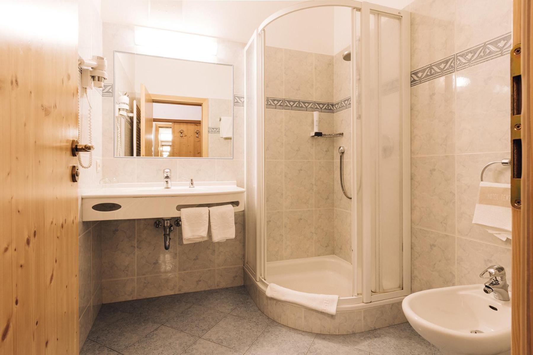 Hotel Tenz 2025 Montagna Kültér fotó