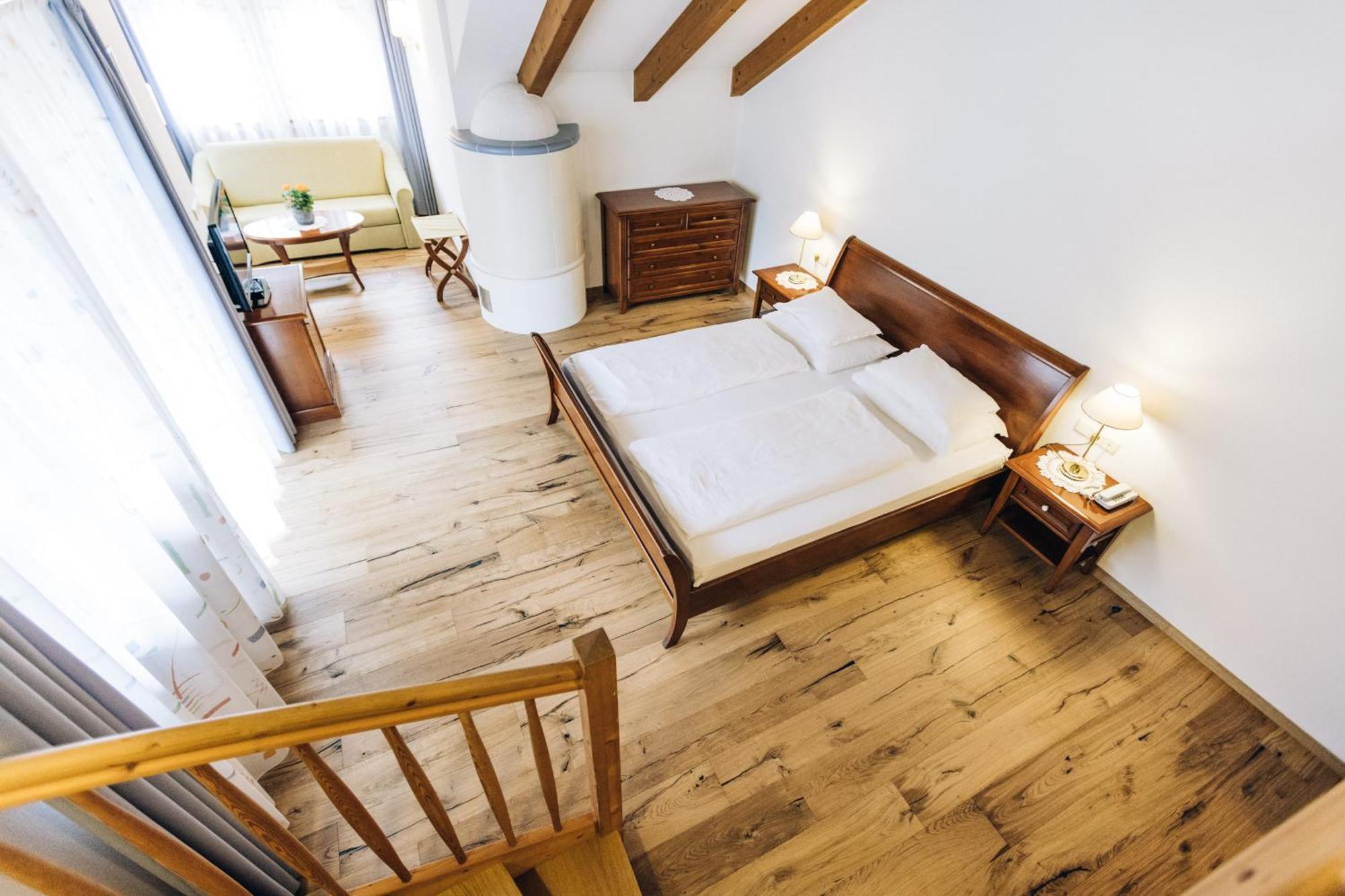 Hotel Tenz 2025 Montagna Kültér fotó