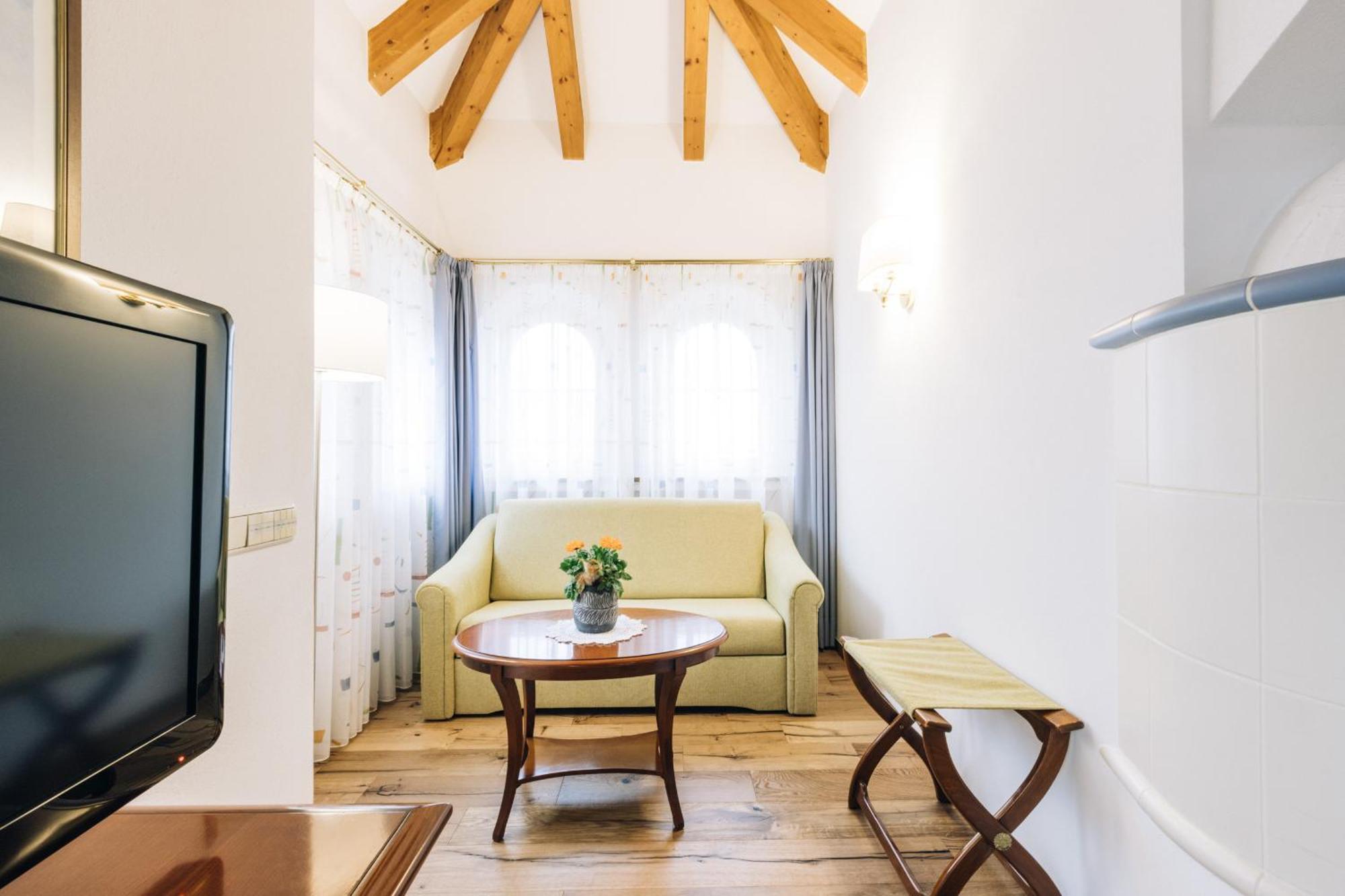 Hotel Tenz 2025 Montagna Kültér fotó