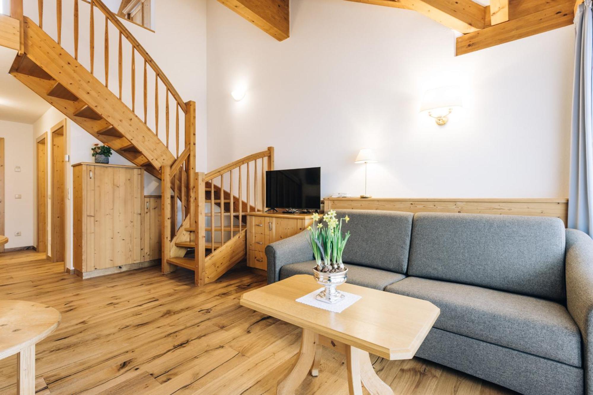 Hotel Tenz 2025 Montagna Kültér fotó