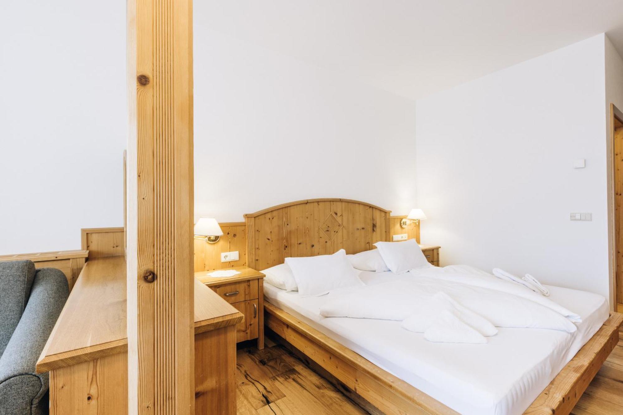 Hotel Tenz 2025 Montagna Kültér fotó