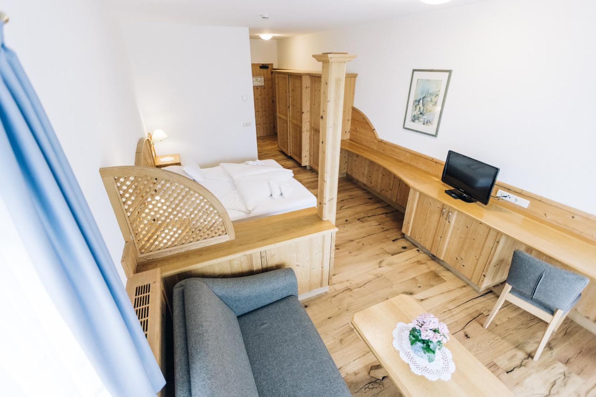 Hotel Tenz 2025 Montagna Kültér fotó